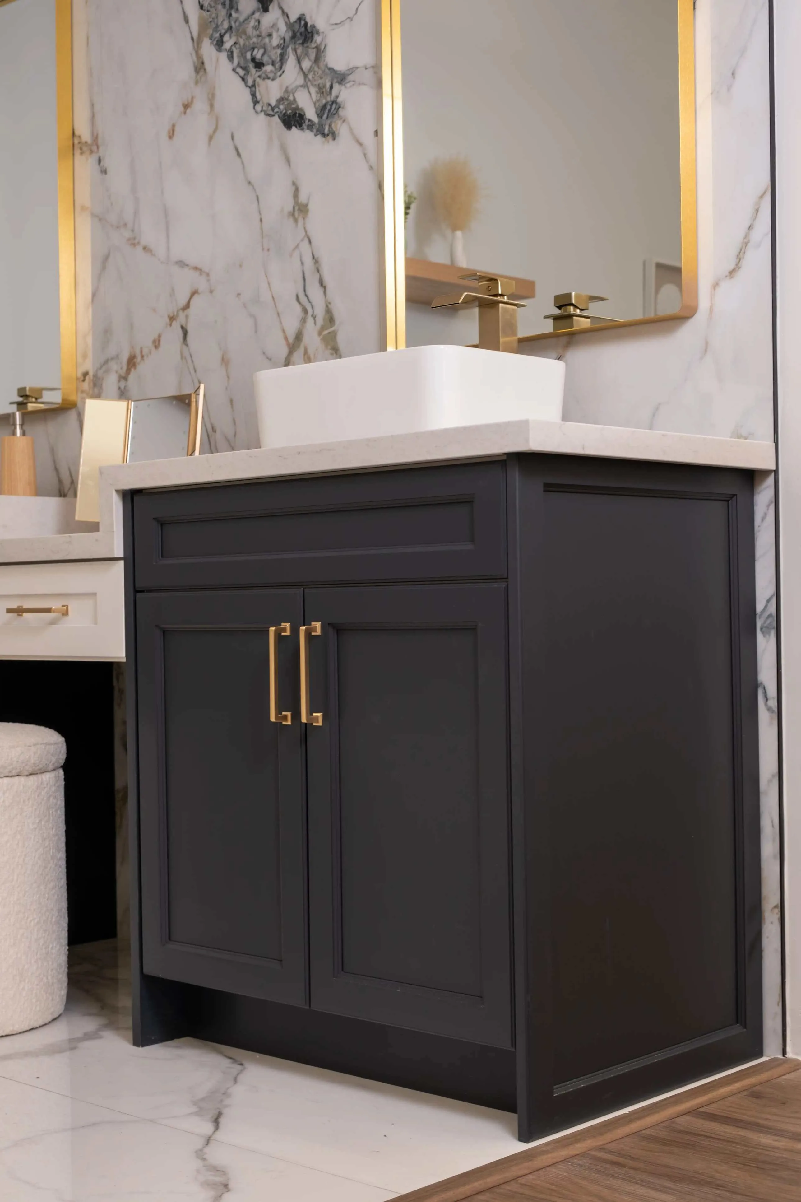 Bathroom cabinet renovation 4 in Toronto