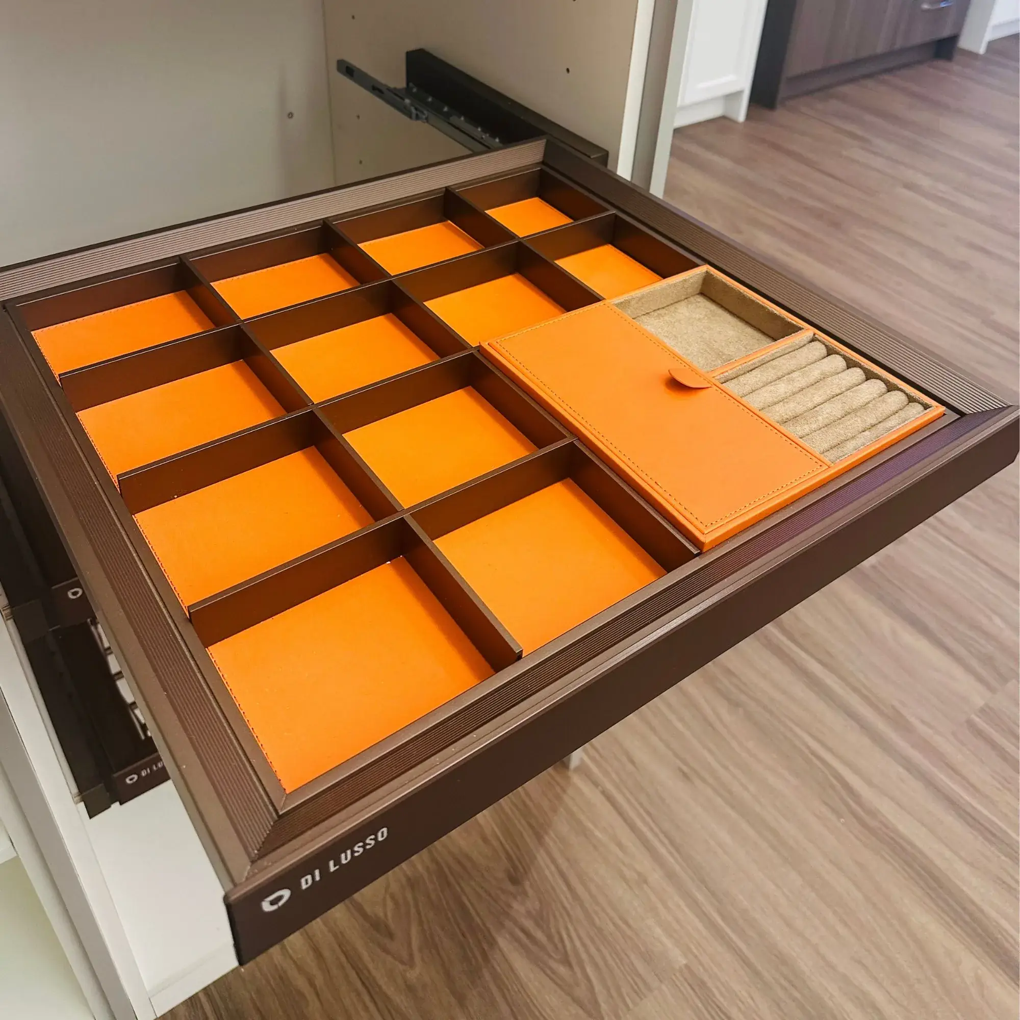 Closet slide-out organiser in Toronto